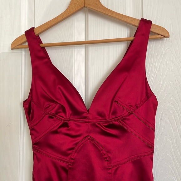 David Meister Red Deep V neckline Sleeveless Sheath Cocktail Dress size 8 - Picture 3 of 12